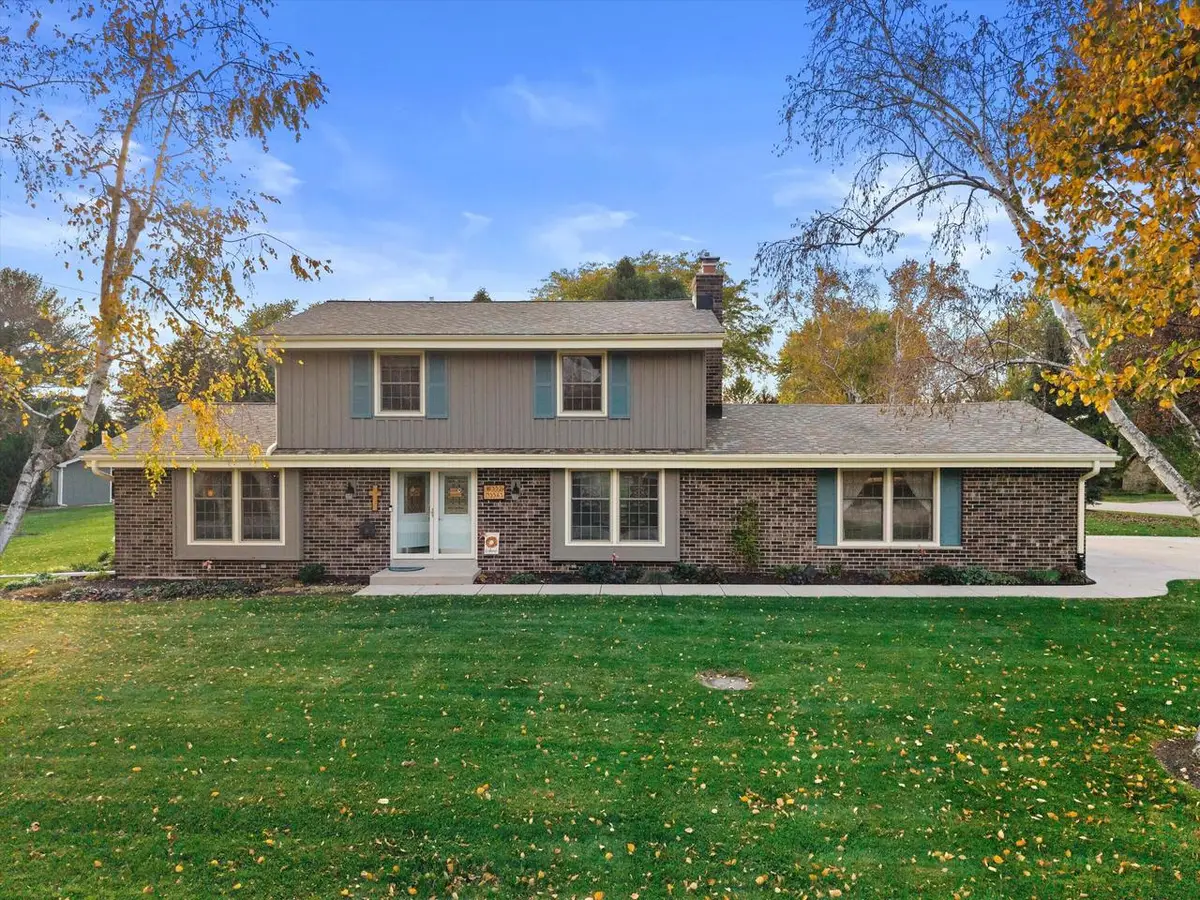 W332N5543 Linden CIRCLE W, Nashotah, WI 53058 - #1