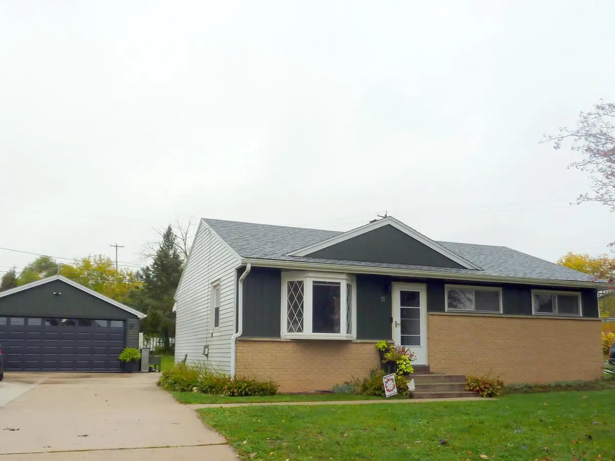 714 E Wisconsin AVENUE, Pewaukee, WI 53072 - #1