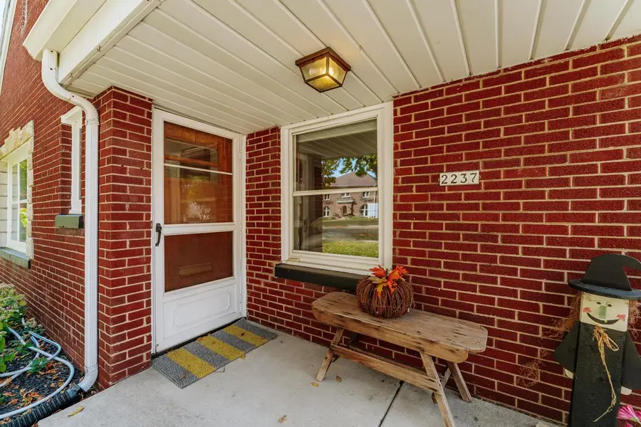 2237 Lefeber AVENUE, Wauwatosa, WI 53213 - #2