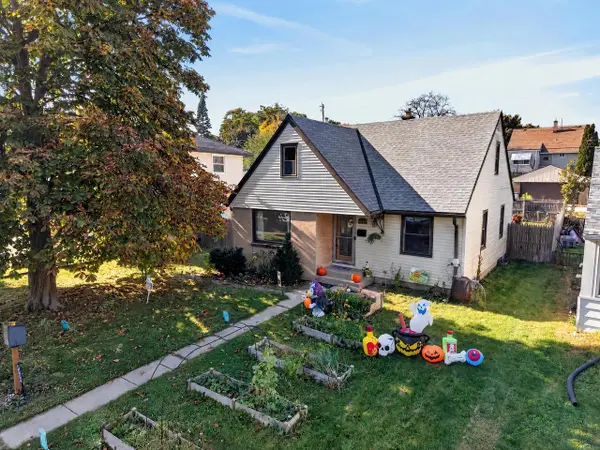6166 W Kinnickinnic River PARKWAY, Milwaukee, WI 53219