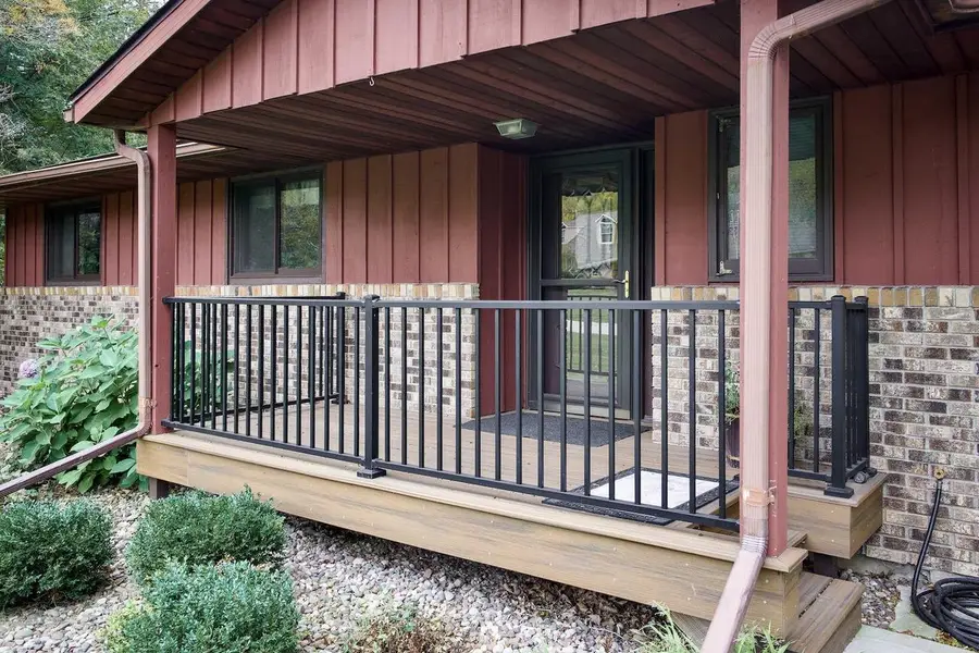 2197 Clinton DRIVE, Winona, MN 55987 - #2