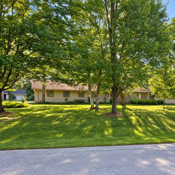 1160 E Murray LANE, Hubertus, WI 53033