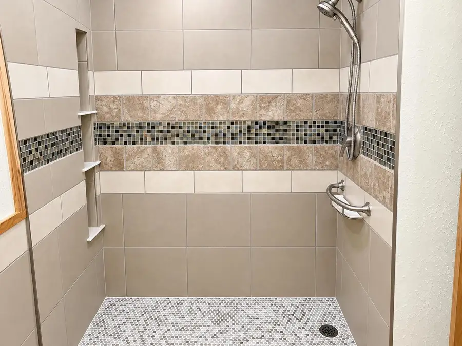 1160 E Murray LANE, Hubertus, WI 53033 - #3