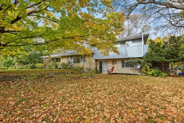 18310 Benington DRIVE, Brookfield, WI 53045