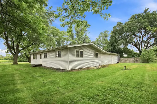 11811 304th AVENUE, Trevor, WI 53179