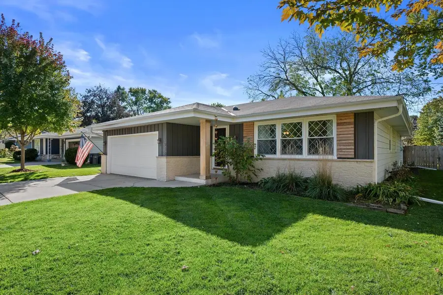 1916 Chapman DRIVE, Waukesha, WI 53189 - #3