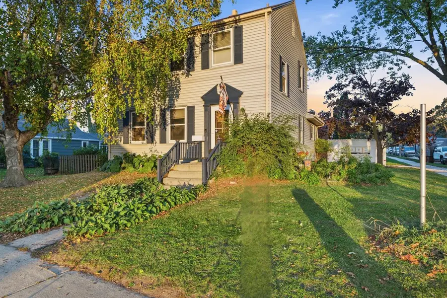 2421 9th AVENUE, South Milwaukee, WI 53172 - #3