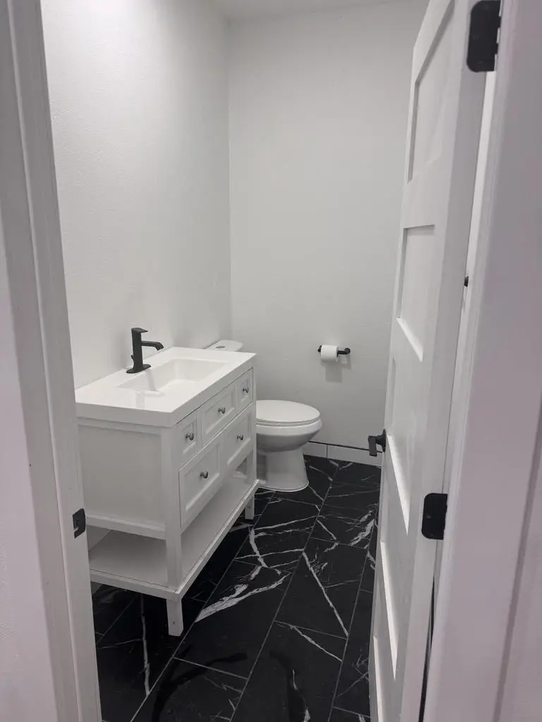 4254 S Whitnall AVENUE, Milwaukee, WI 53207 - #2