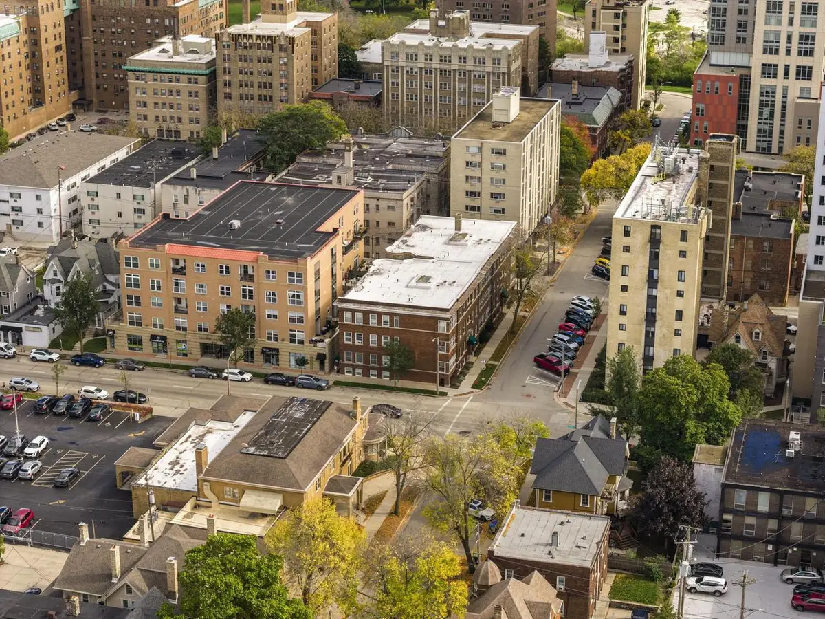 1714 E Kane PLACE #I, Milwaukee, WI 53202 - #1