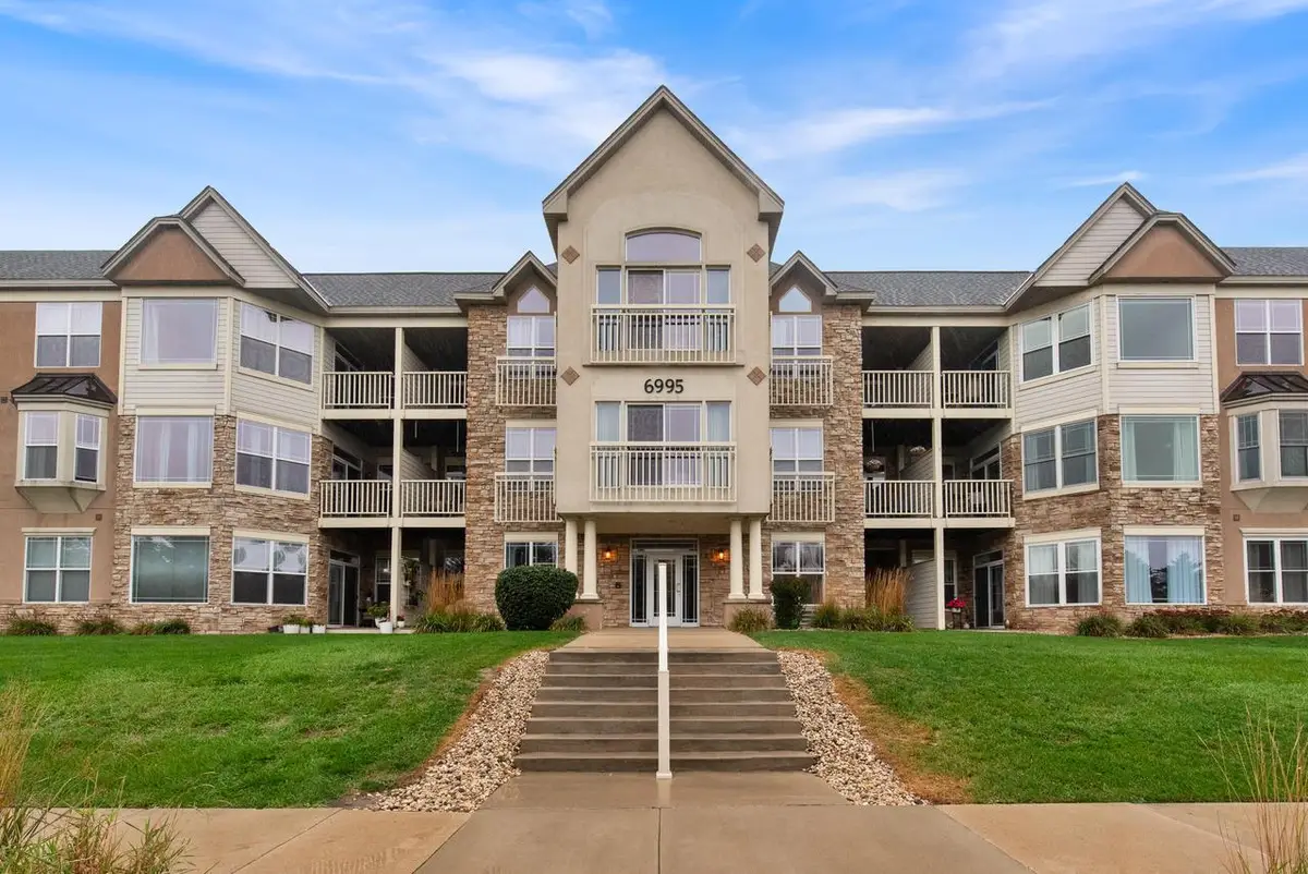 6995 S Riverwood BOULEVARD #A04, Franklin, WI 53132 - #1