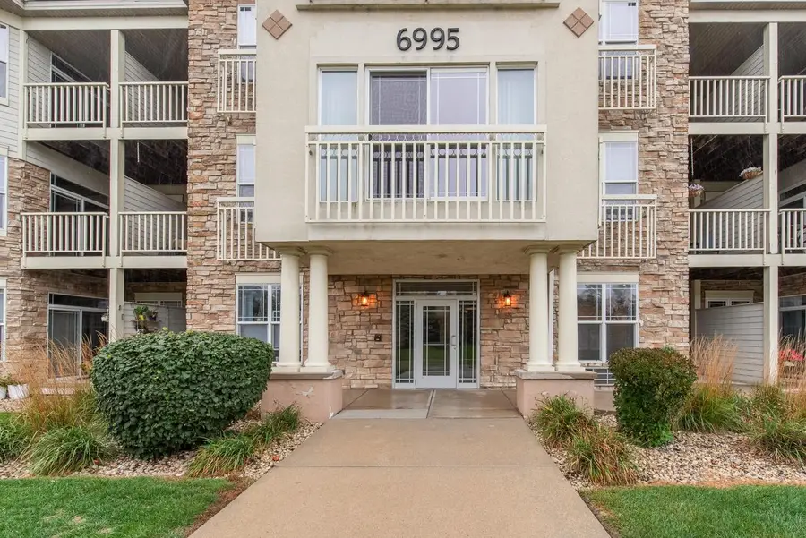 6995 S Riverwood BOULEVARD #A04, Franklin, WI 53132 - #2