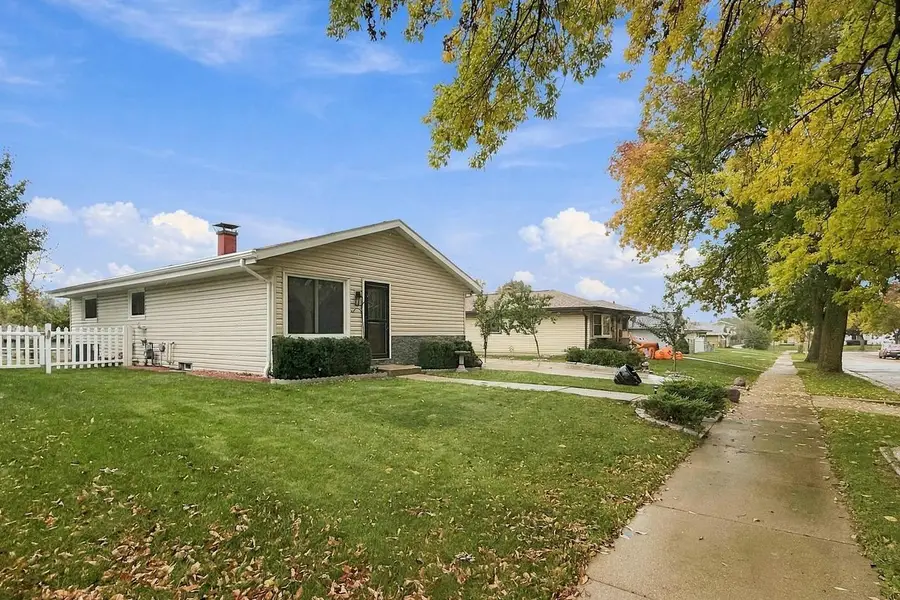 1500 W Clayton Crest AVENUE, Milwaukee, WI 53221 - #2