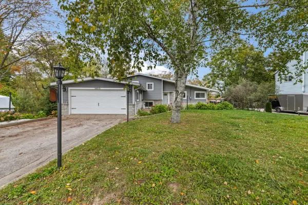 N38 W26910 Glacier ROAD, Pewaukee, WI 53072