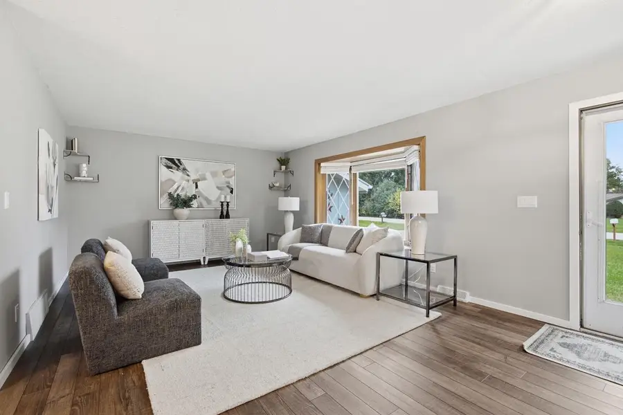 S57W25392 Lois LANE, Waukesha, WI 53189 - #2