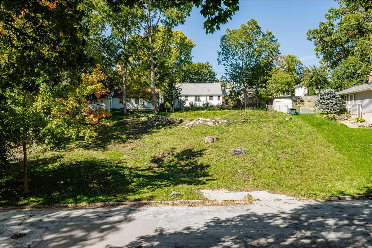 11732 W MARTHA DRIVE, Wauwatosa, WI 53226 - #1