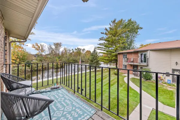 N114W17011 Armada DRIVE, Germantown, WI 53022