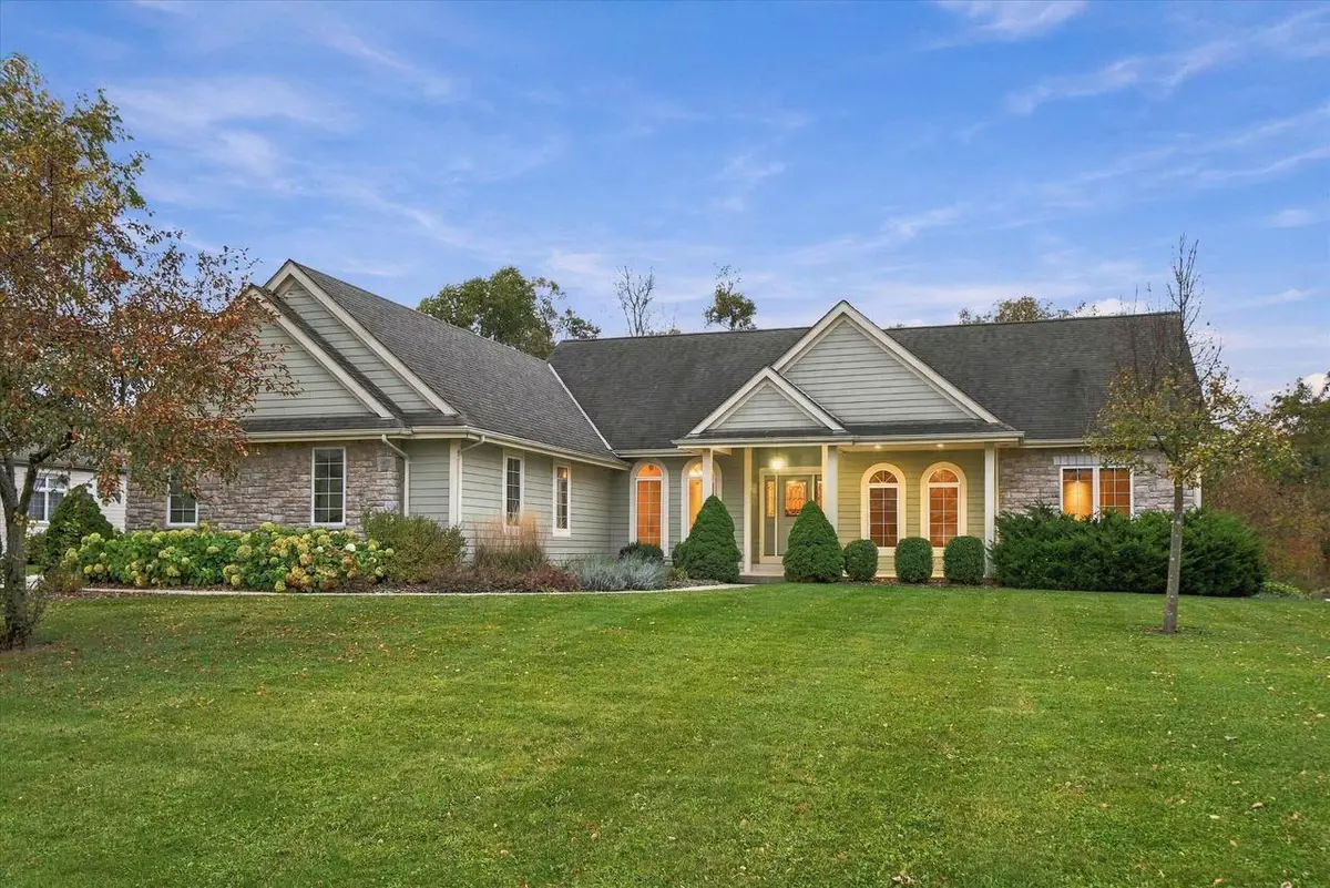 2266 Brookside DRIVE, Jackson, WI 53037 - #1