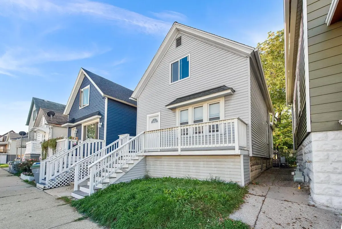 2041 S 15th PLACE, Milwaukee, WI 53204 - #1