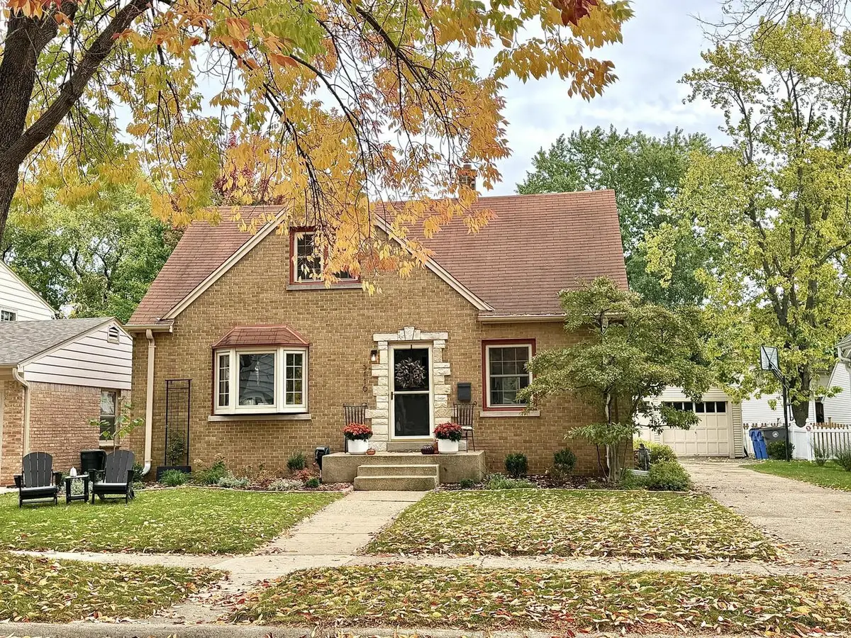 5116 N Berkeley BOULEVARD, Whitefish Bay, WI 53217 - #1