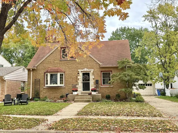5116 N Berkeley BOULEVARD, Whitefish Bay, WI 53217