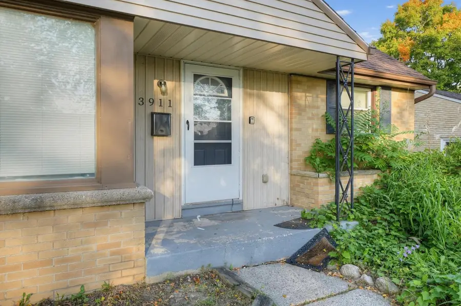 3911 N 77th STREET, Milwaukee, WI 53222 - #3