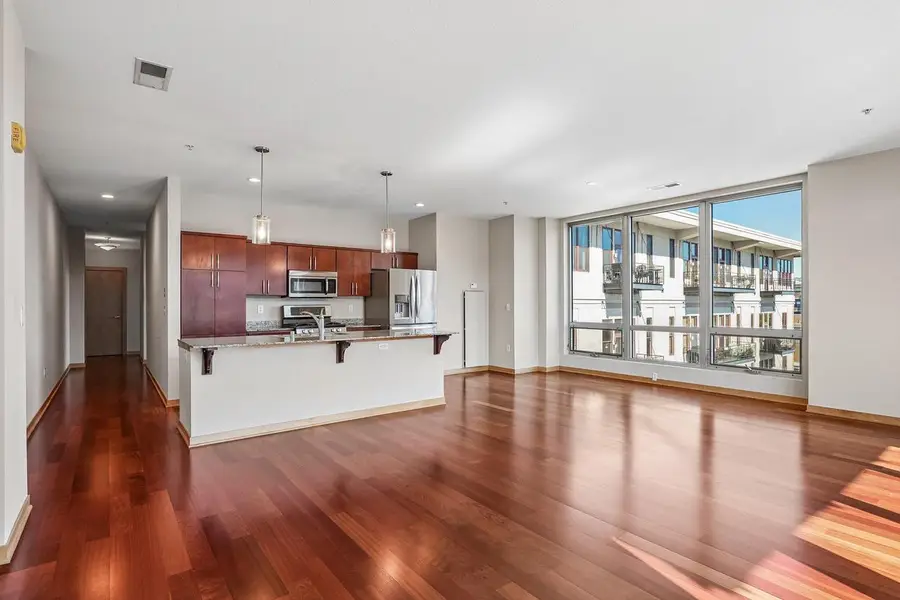 601 E Ogden AVENUE #712, Milwaukee, WI 53202 - #2