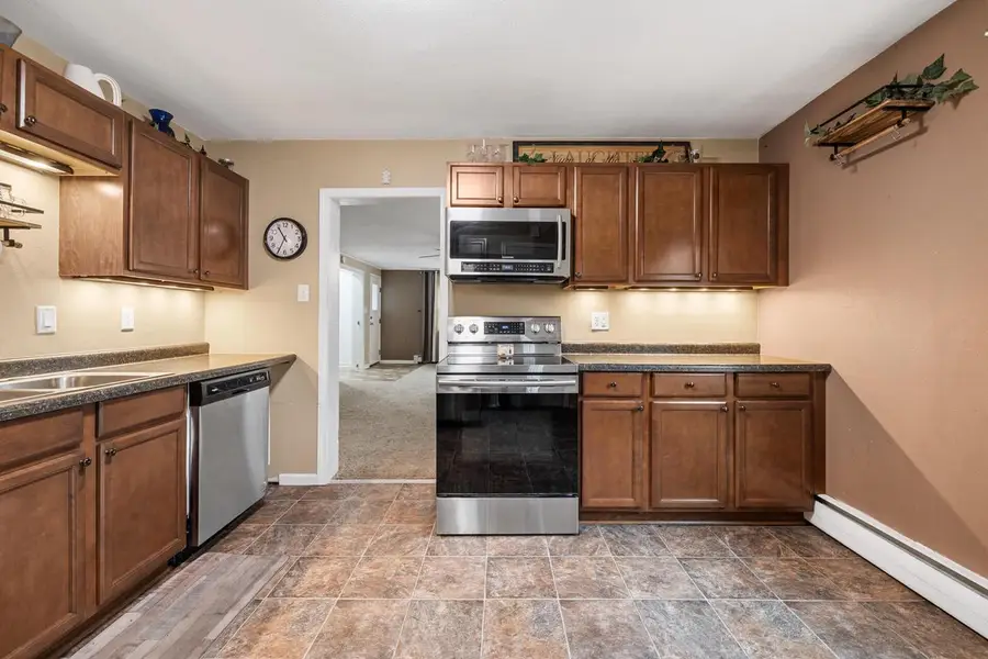 213 Kettle Moraine DRIVE S, Slinger, WI 53086 - #2