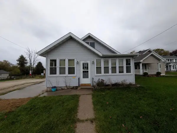 2902 Forest AVENUE, Two Rivers, WI 54241