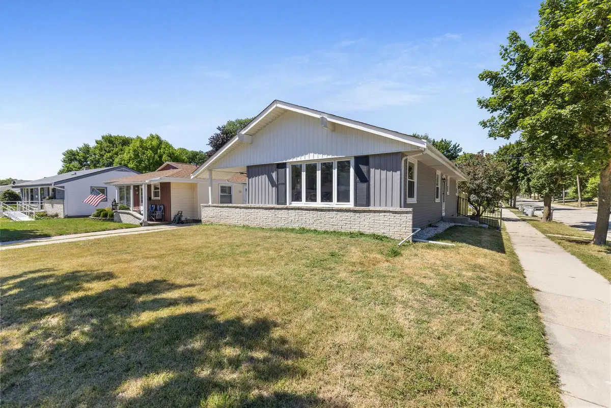 9600 W Morgan AVENUE, Milwaukee, WI 53228 - #1