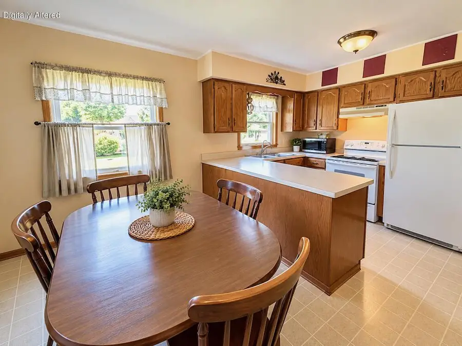 1045 Sundown COURT #1047, Mukwonago, WI 53149 - #3