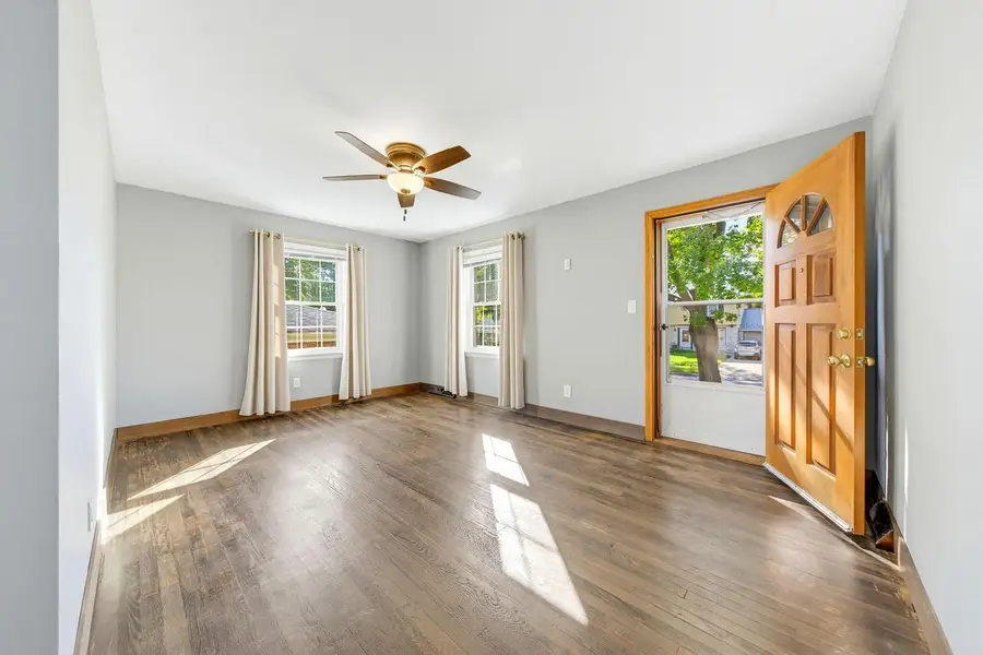 4570 S Lenox STREET, Milwaukee, WI 53207 - #3