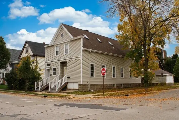 6200 W Mitchell STREET, West Allis, WI 53214 - #2