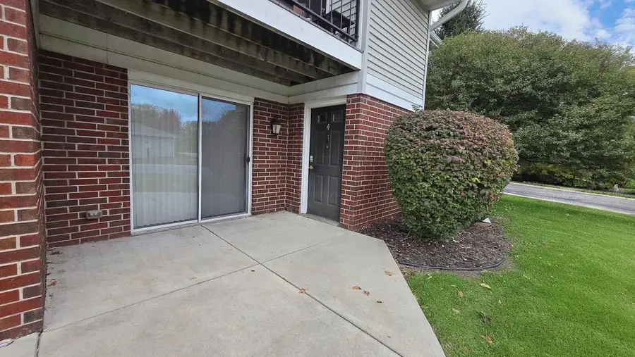 W168N11065 Ashbury CIRCLE #4, Germantown, WI 53022 - #3