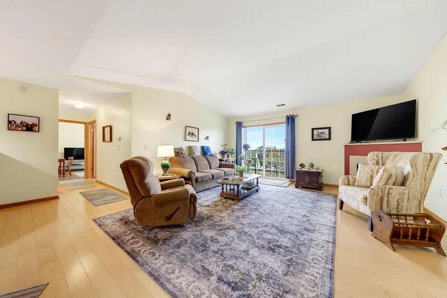 6020 S Buckhorn AVENUE #304, Cudahy, WI 53110 - #2