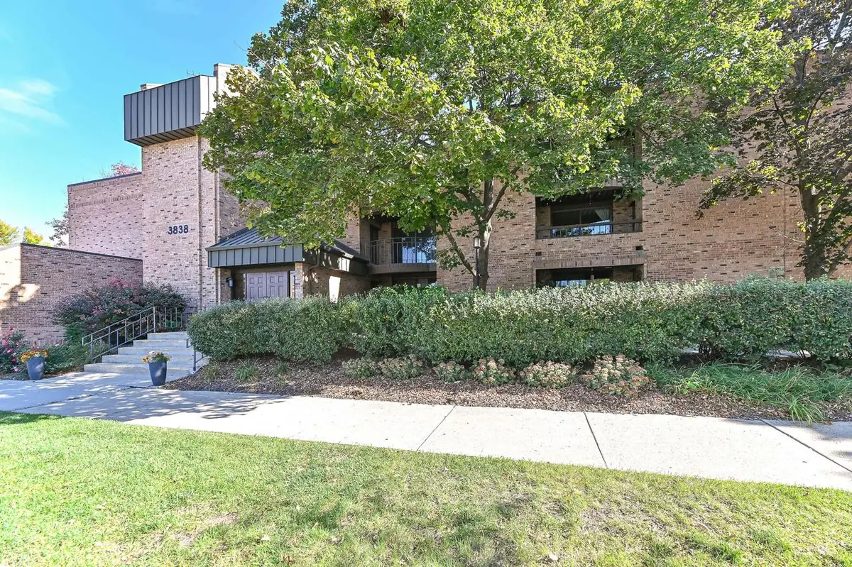 3838 N Oakland AVENUE #274, Shorewood, WI 53211 - #1