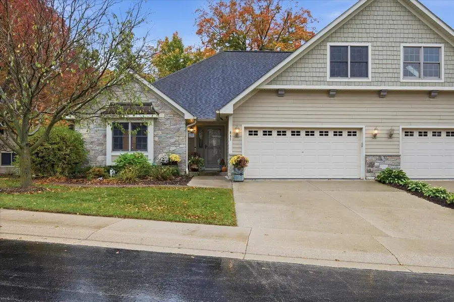 831 Lorrin PLACE #15, West Bend, WI 53095 - #2