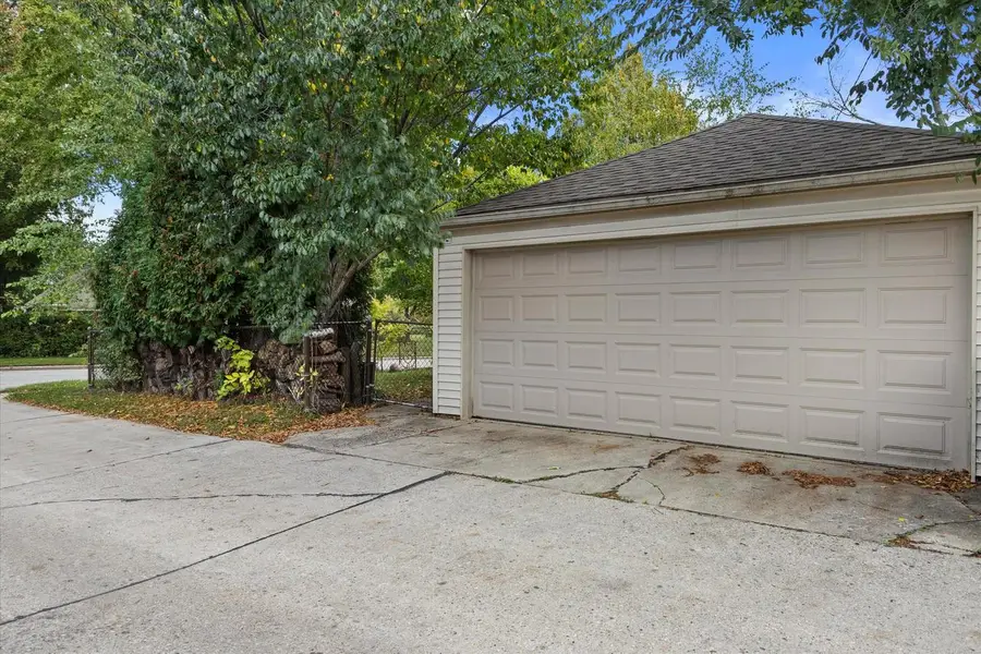 5700 W Rita DRIVE, West Allis, WI 53219 - #3