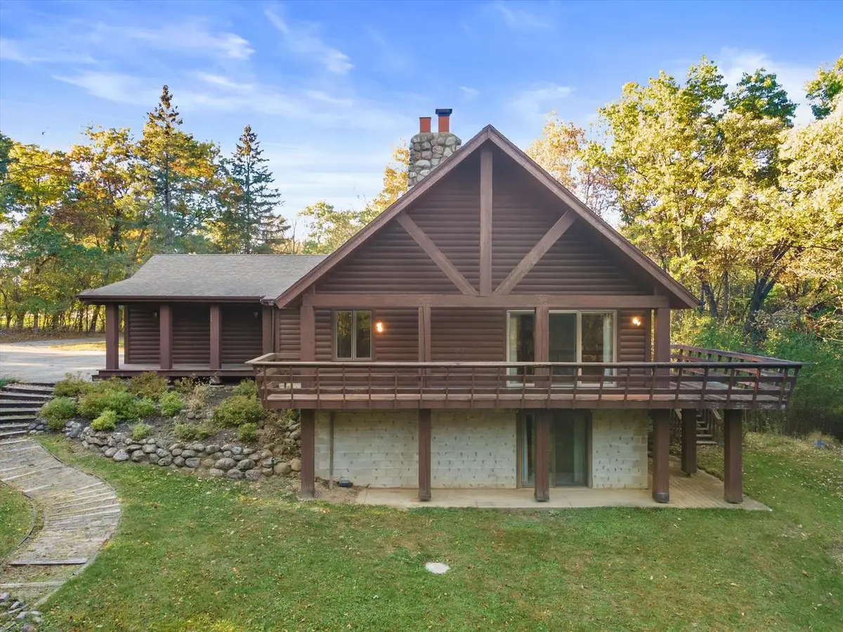 W320S4044 Sadie LANE, Waukesha, WI 53189 - #1