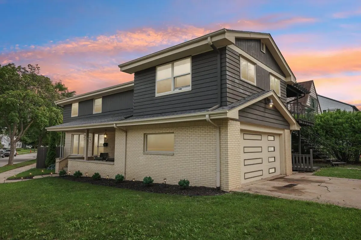 9625 W Metcalf PLACE, Milwaukee, WI 53222 - #1
