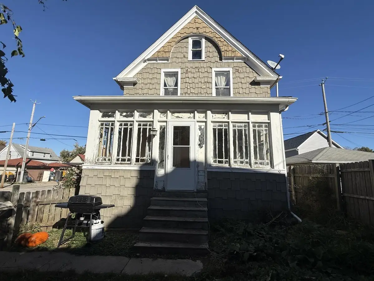 628 Milwaukee AVENUE, South Milwaukee, WI 53172 - #1