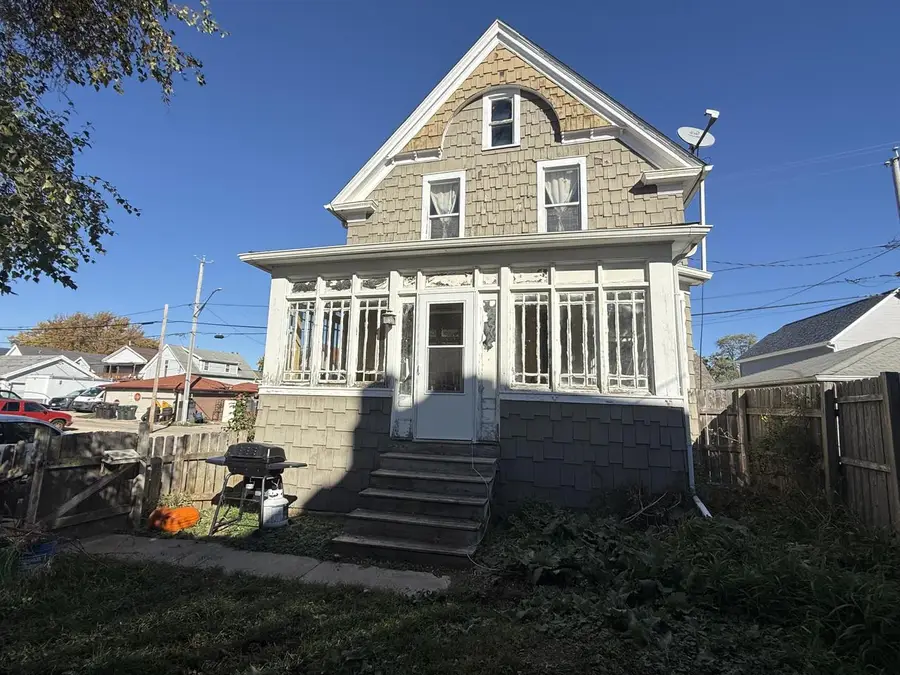 628 Milwaukee AVENUE, South Milwaukee, WI 53172 - #2
