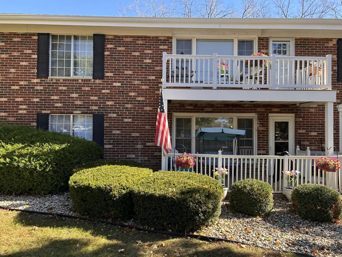 516 Laurel Lake ROAD #1, Thiensville, WI 53092 - #1
