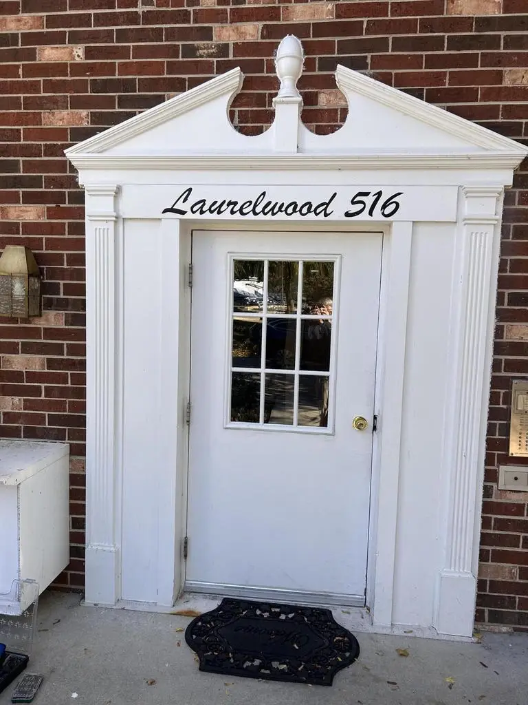 516 Laurel Lake ROAD #1, Thiensville, WI 53092 - #2