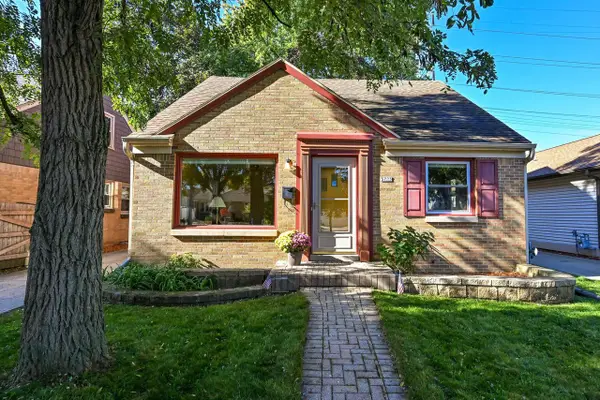 5723 N Argyle AVENUE, Glendale, WI 53209