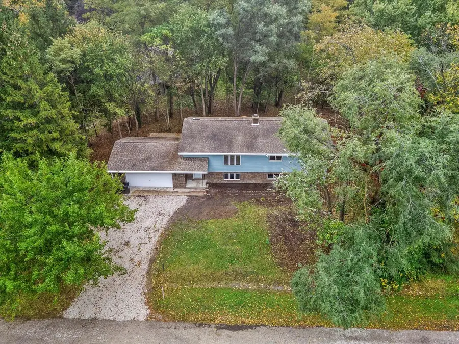 1066 N Meadow DRIVE, Silver Lake, WI 53170 - #2