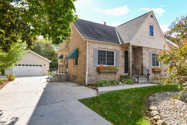 13501 W Greenfield AVENUE, New Berlin, WI 53151