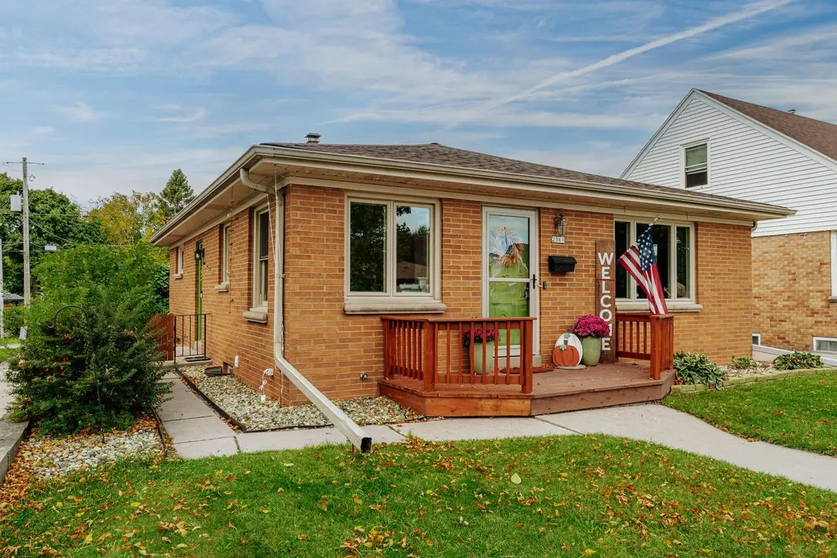 2569 S 94th STREET, West Allis, WI 53227 - #1
