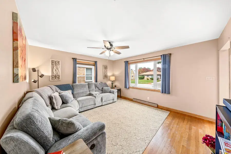 2569 S 94th STREET, West Allis, WI 53227 - #3