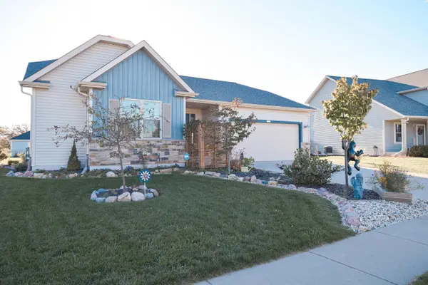 1321 Tower Hill PASS, Whitewater, WI 53190