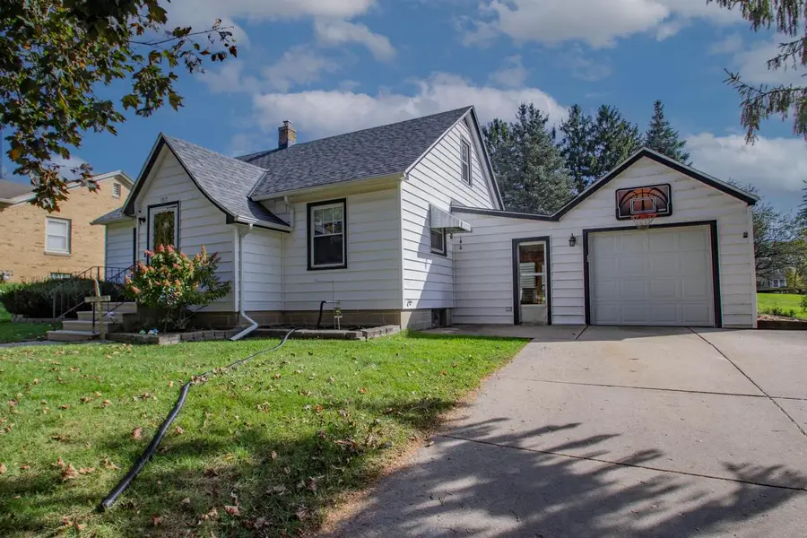 1317 Sunset AVENUE, Watertown, WI 53094 - #3